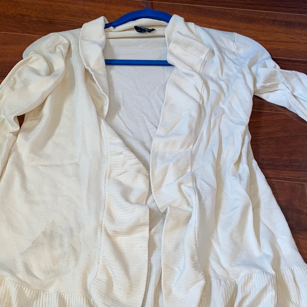 Yellowish creme ruffled cardigan
